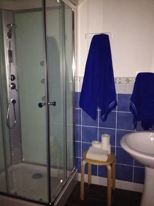 Apartament La Casa Blanca Y Azul SantʼAntìoco