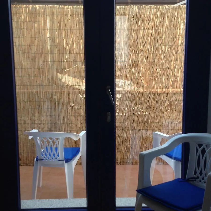 Apartament La Casa Blanca Y Azul SantʼAntìoco